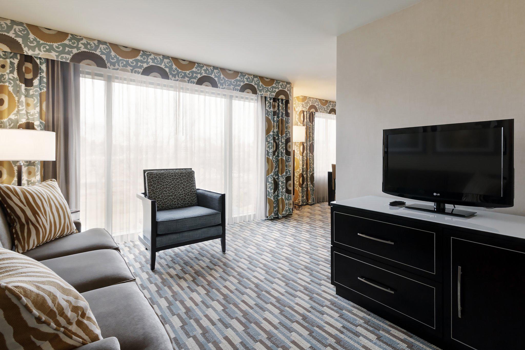 Holiday Inn Express & Suites Warwick-Providence (Airport) Photo