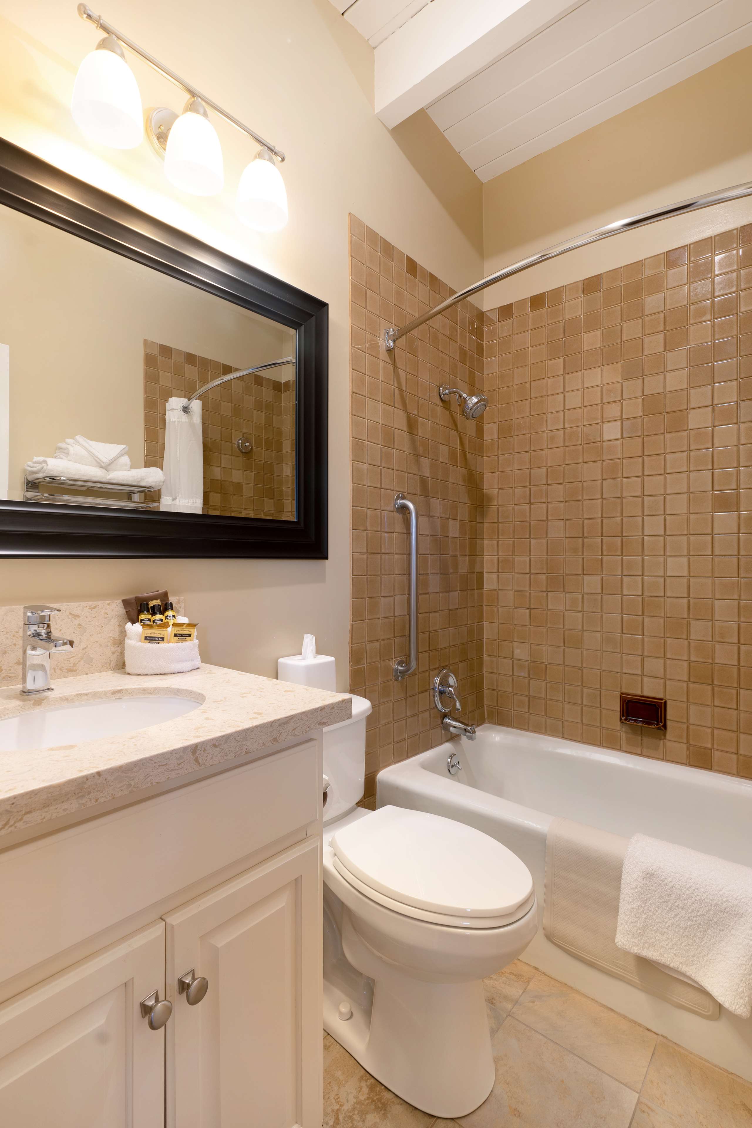 Townhouse Upstairs Bathroom