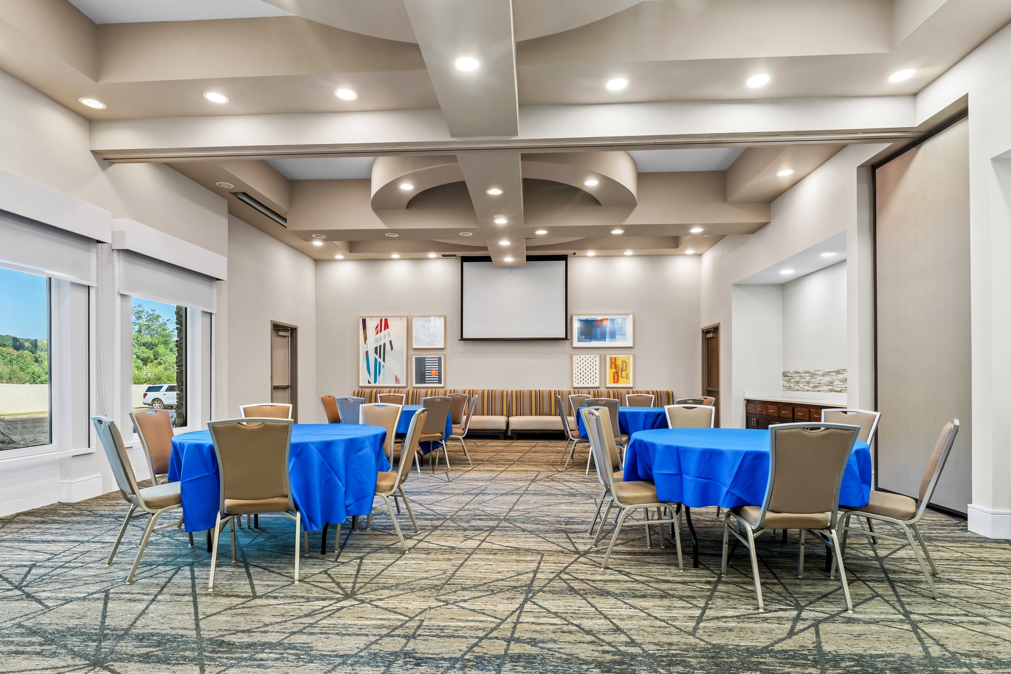 Holiday Inn Express & Suites Albany by IHG Image