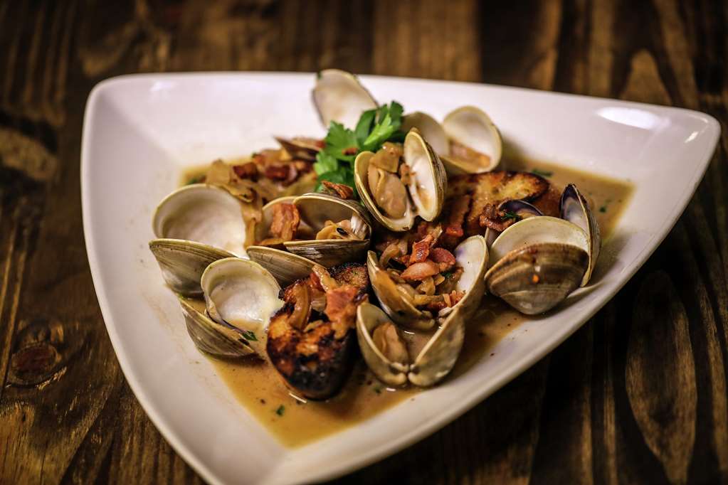 DoubleTree by Hilton Jamestown Image