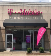 Exterior photo of T-Mobile Store at Hwy 76 & Raymond Hirsch Pkwy, White House, TN