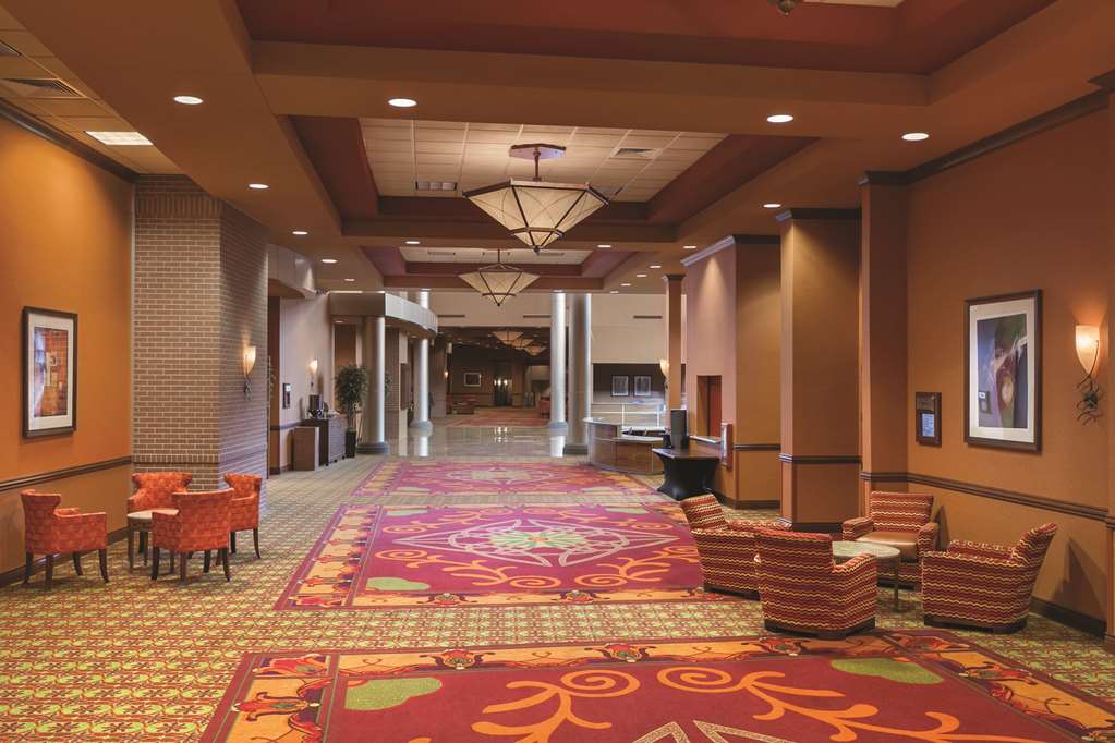 Embassy Suites by Hilton Omaha La Vista Hotel & Conference Center Image