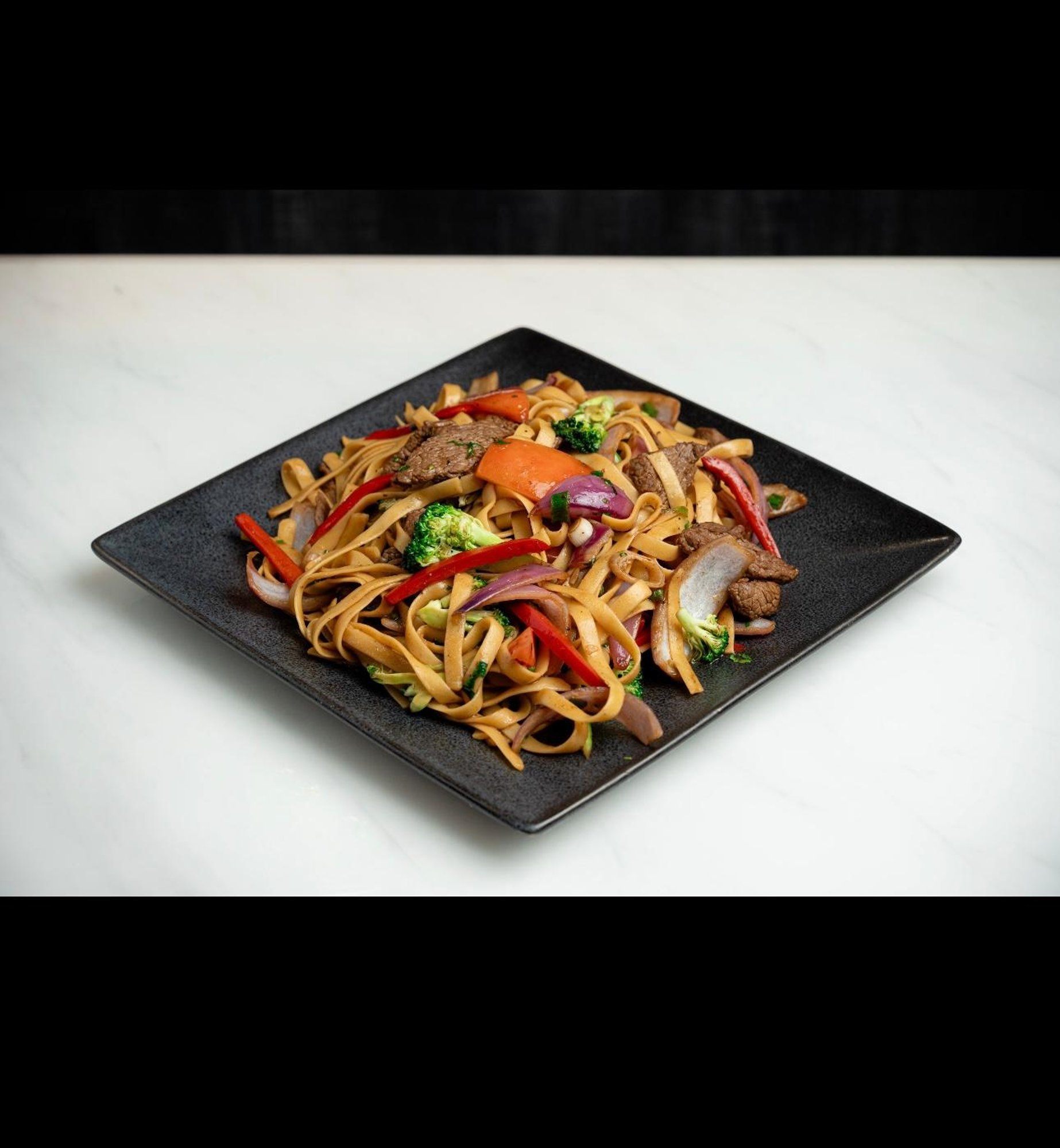 Tallarines Saltado de Carne
