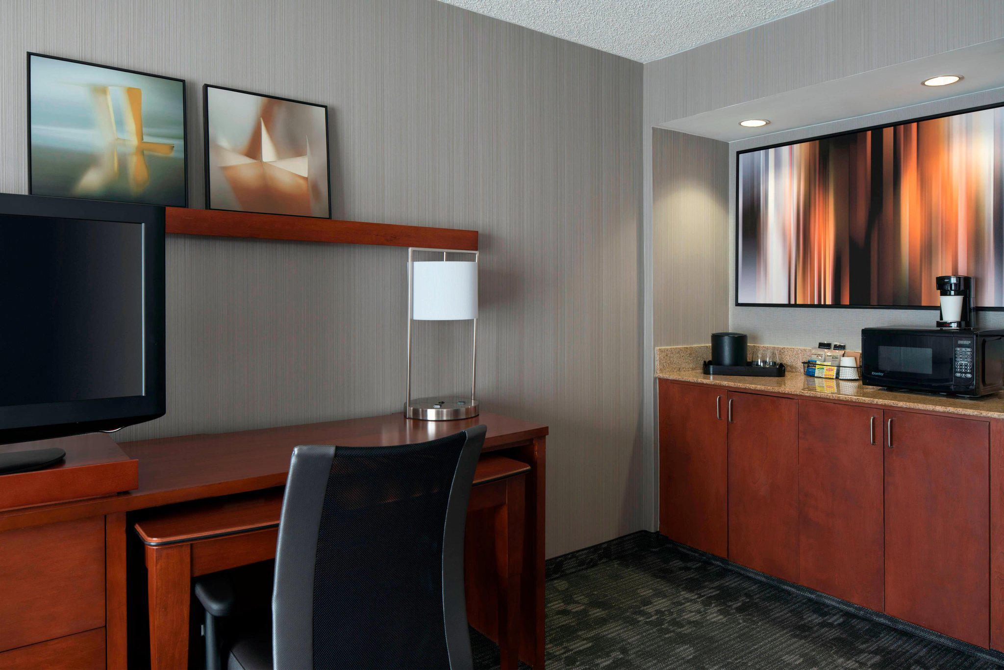 Courtyard by Marriott Los Angeles Torrance/South Bay Photo