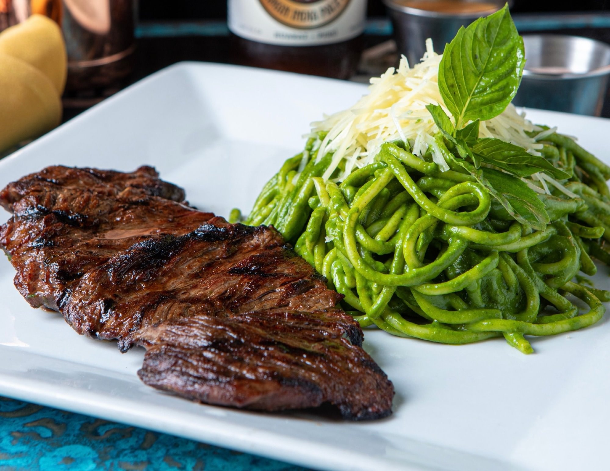 Tallarines Verdes con Churrasco