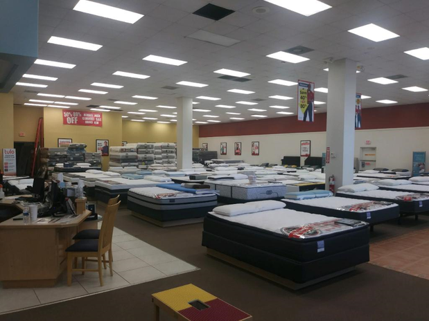 Images Mattress Firm Clearance - Closed