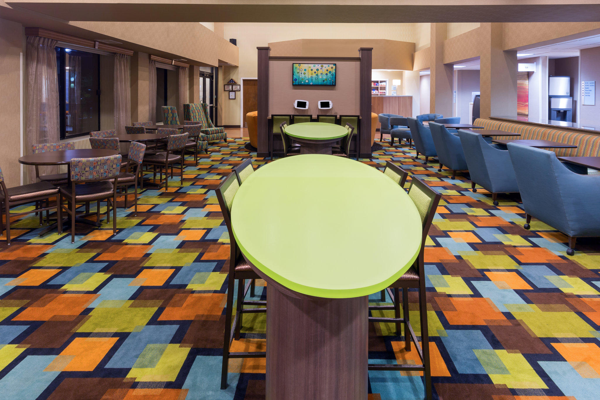Holiday Inn Express & Suites Henderson Photo