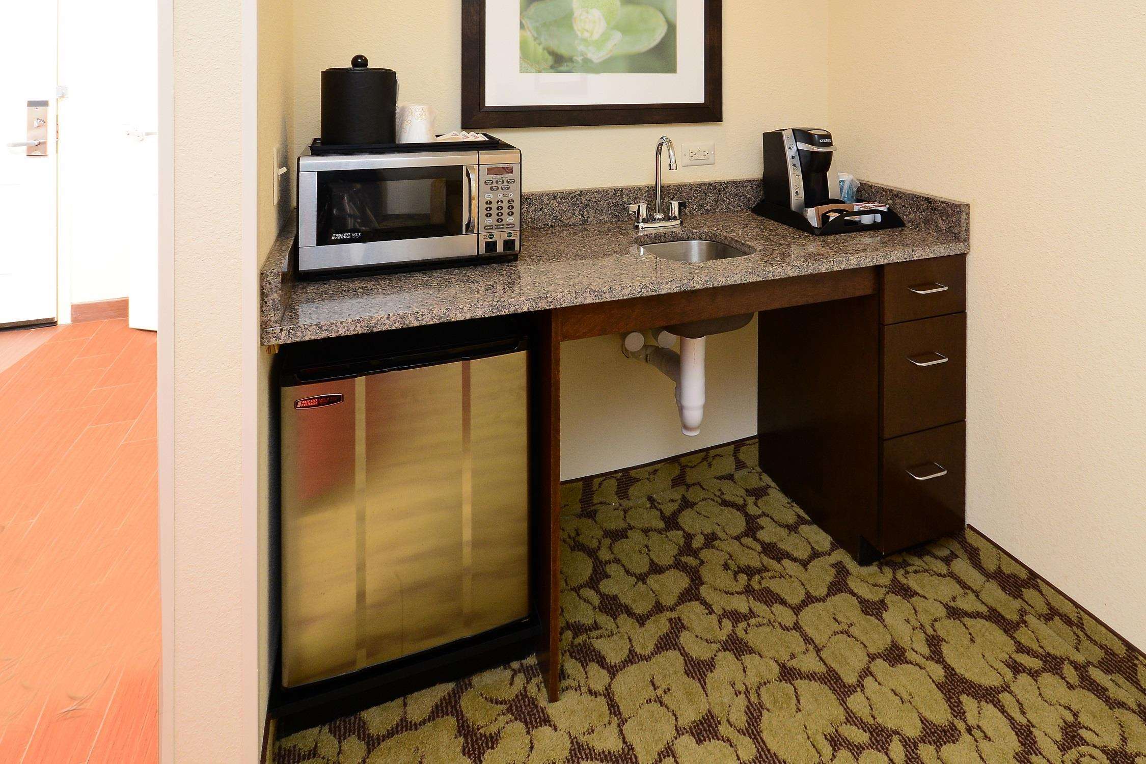 Hilton Garden Inn Greensboro Airport Photo