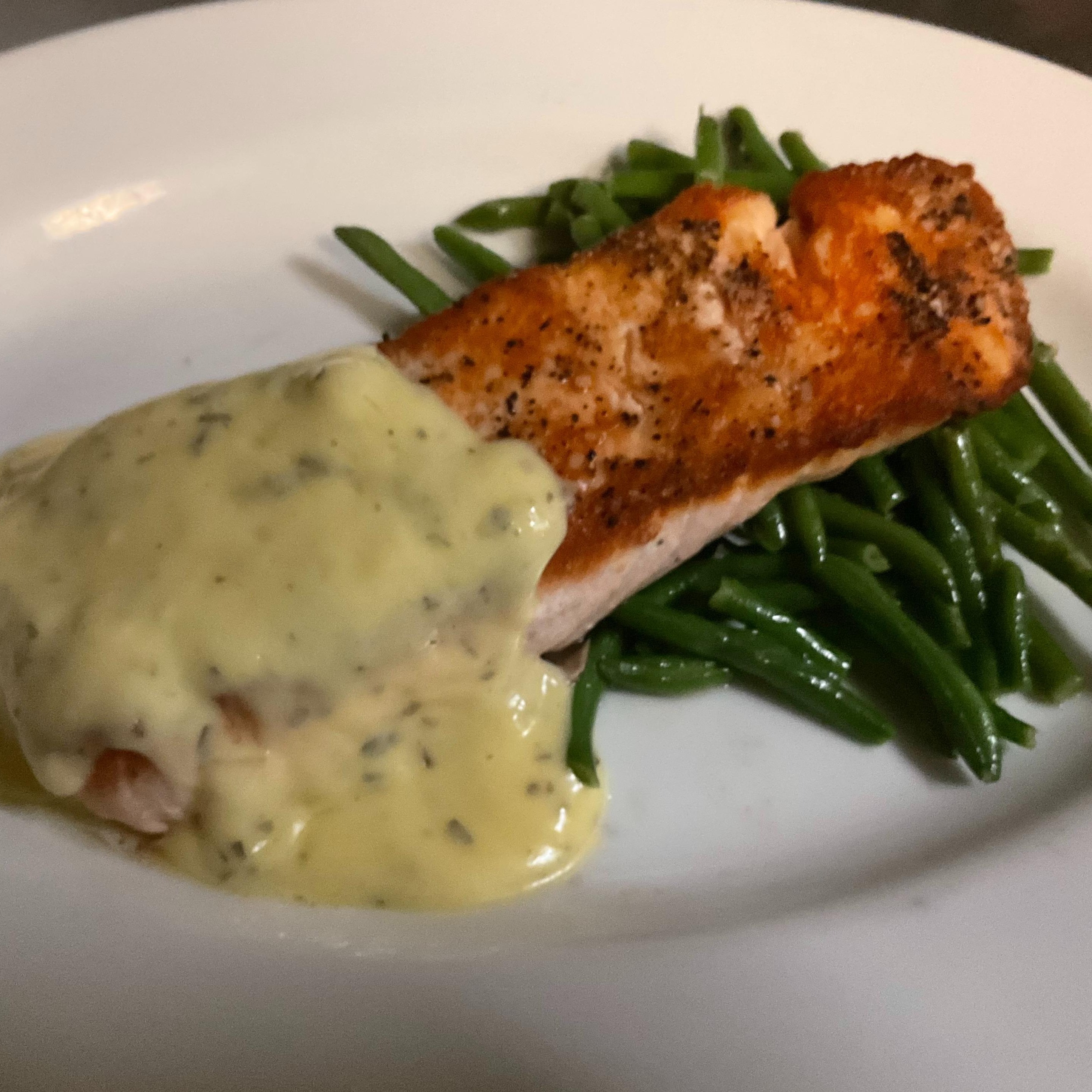 Pan Seared Salmon Fillet " Bearnaise "