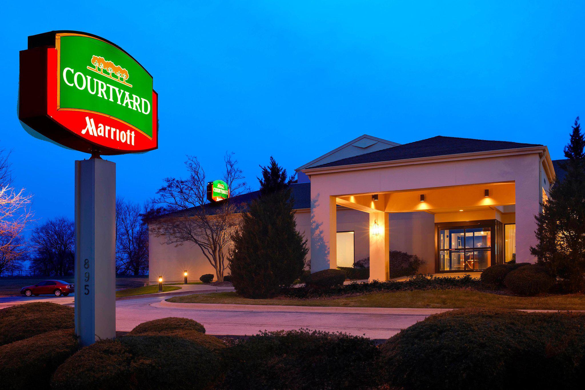 Courtyard by Marriott Bettendorf Quad Cities Photo