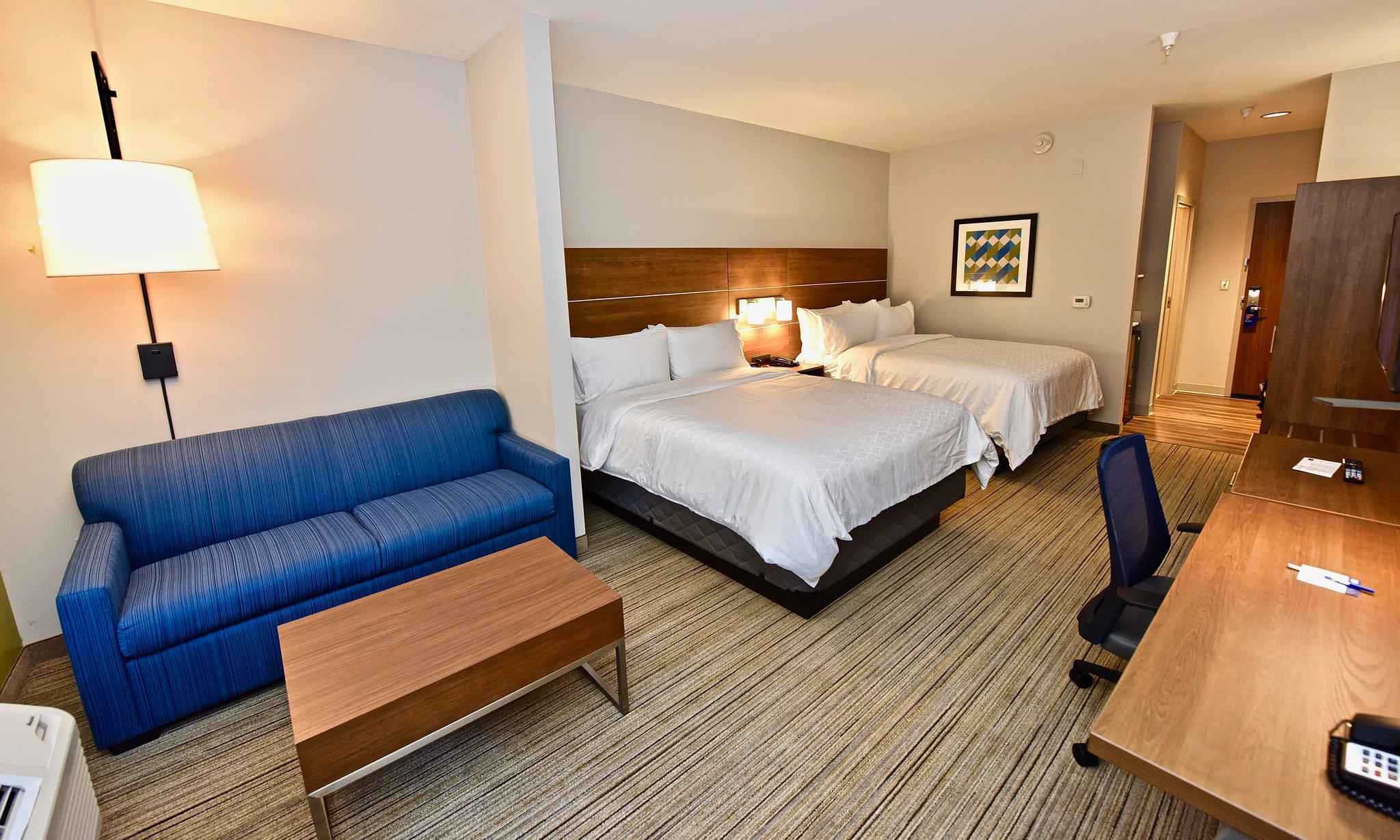 Holiday Inn Express & Suites Perryville I-55 Photo