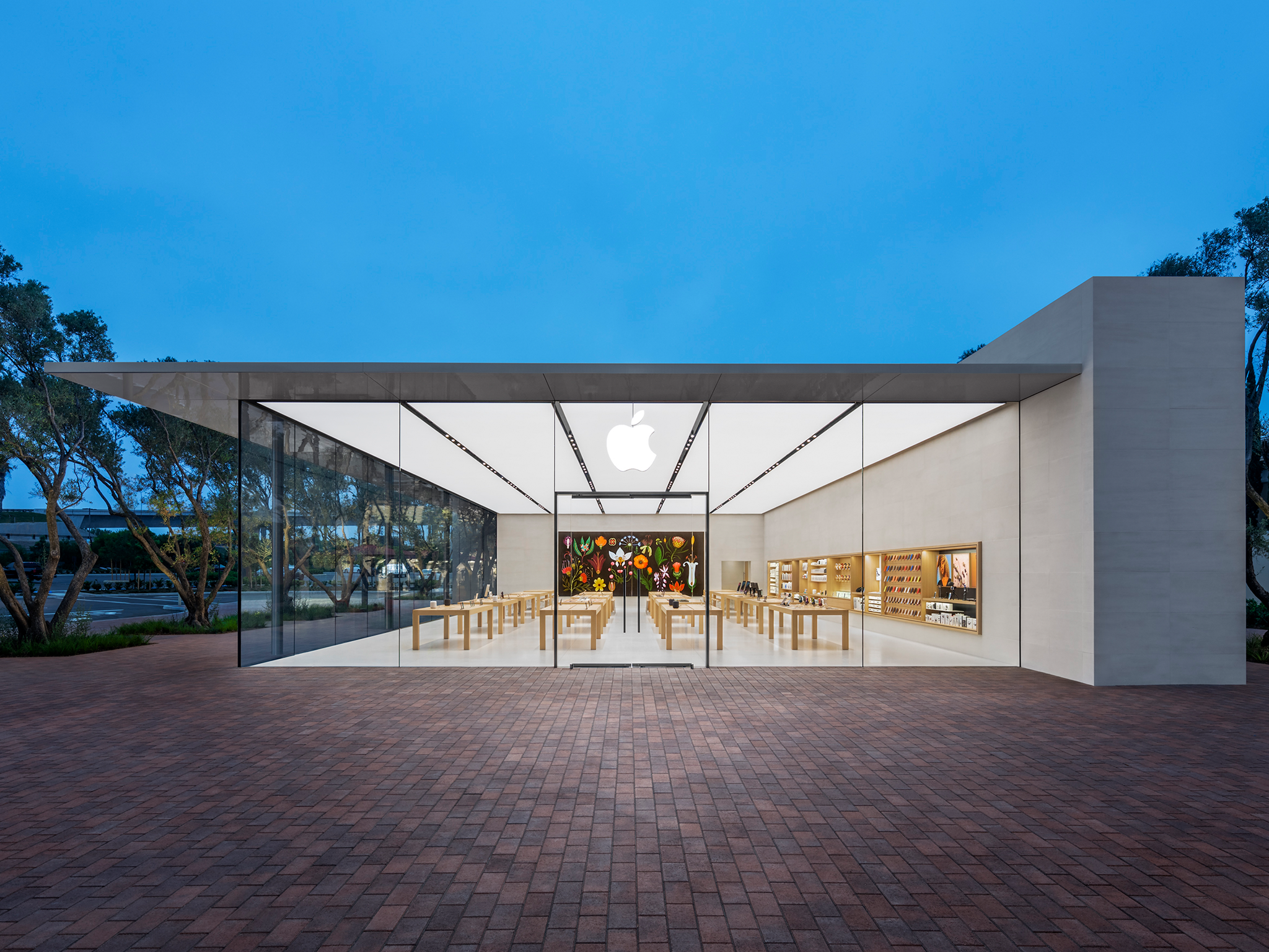 Apple Irvine Spectrum Center Photo