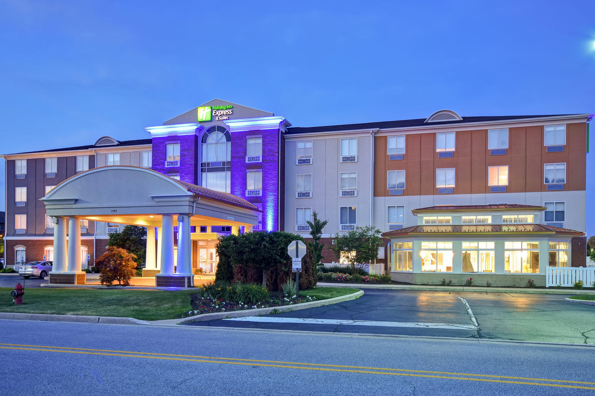 Holiday Inn Express & Suites Schererville Photo