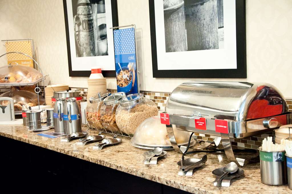 Hampton Inn East Windsor Image