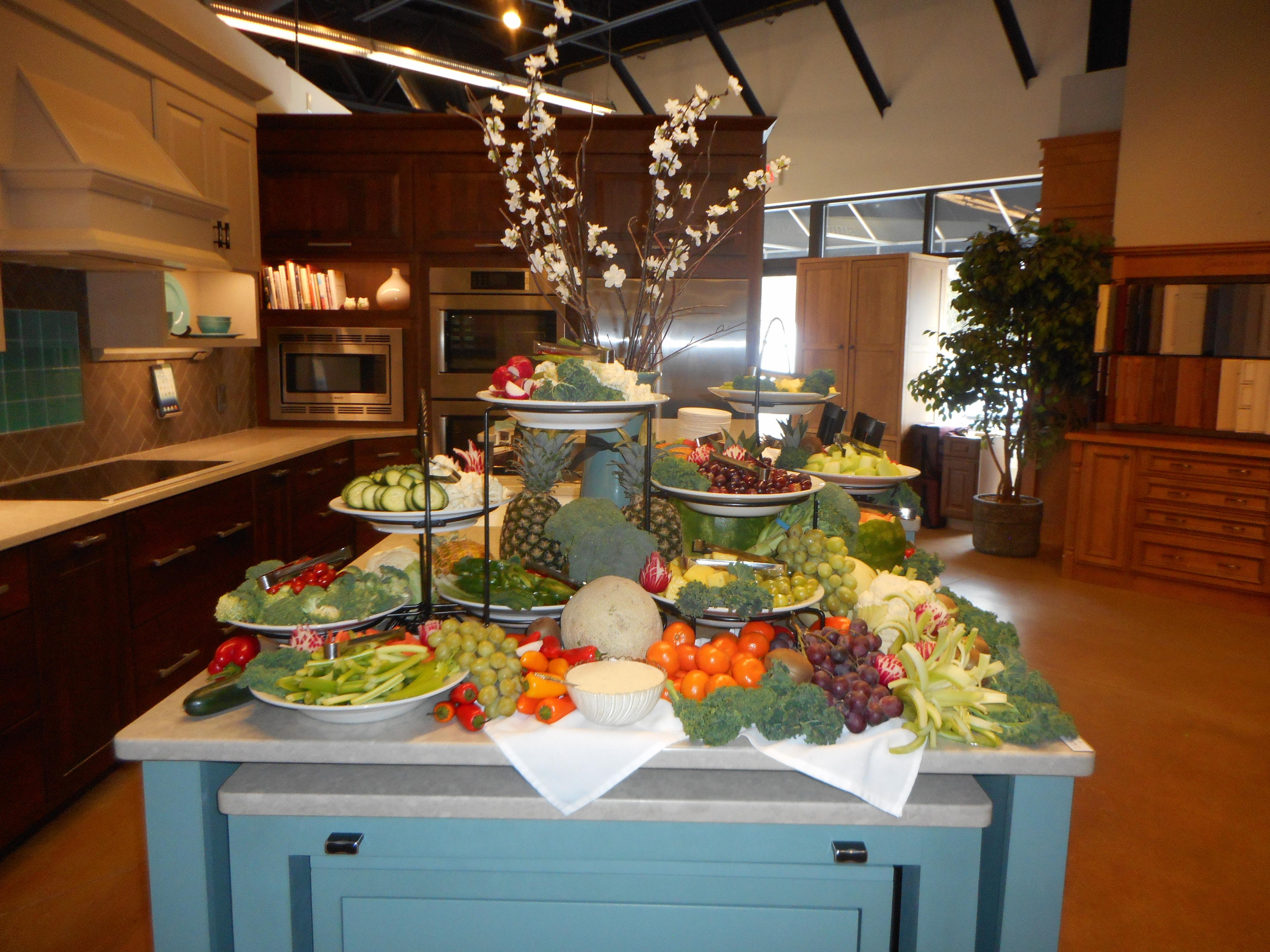 A beautiful variety of fresh fruit and veggie display! Display 2