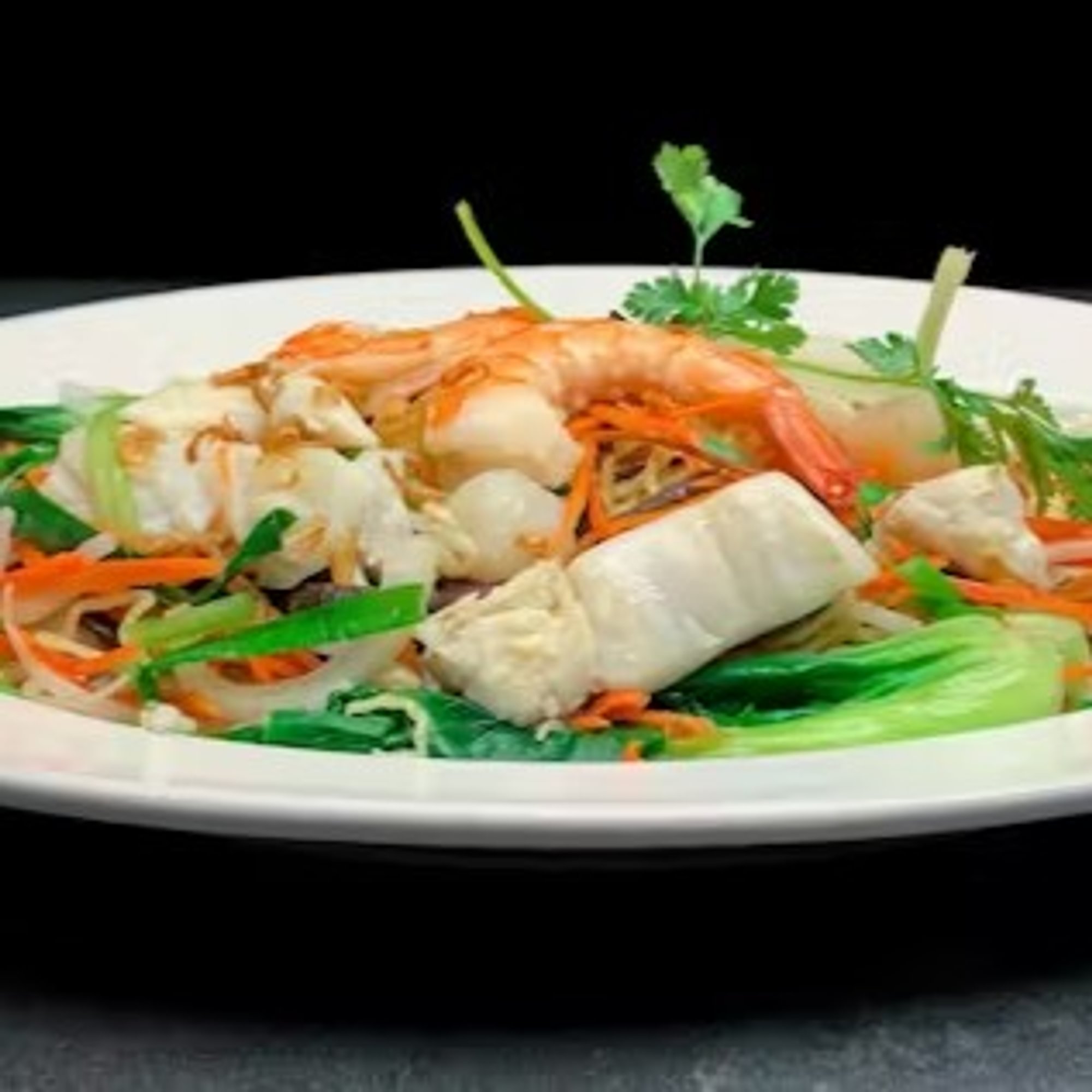 Mì Xào Mềm Đồ Biển - Gift From the Sea on a Fresh Haystack