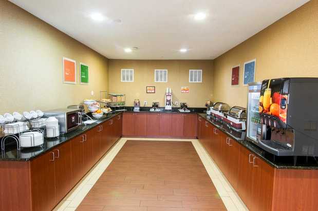 Images Comfort Suites