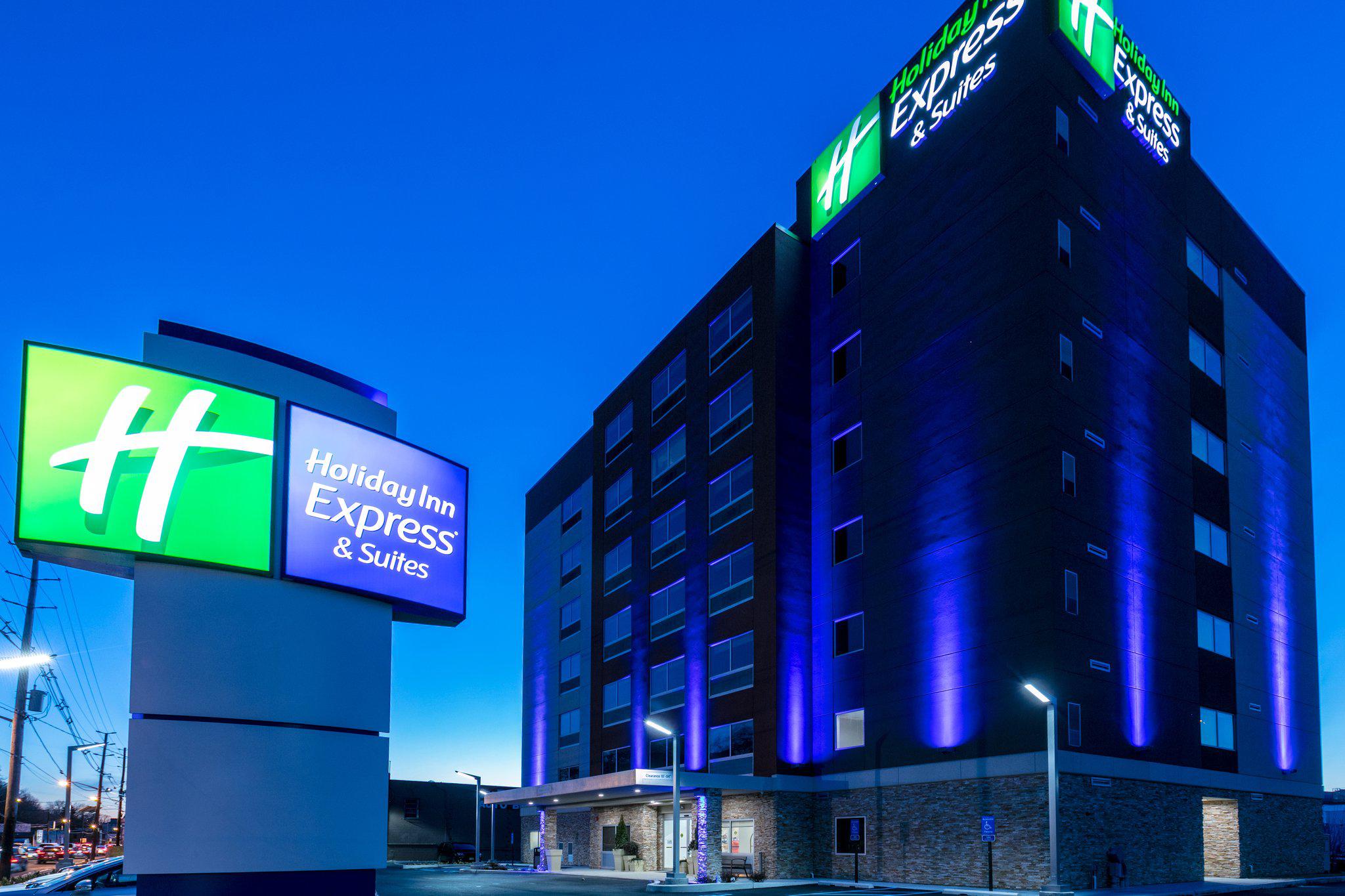 Holiday Inn Express & Suites Jersey City North - Hoboken Photo