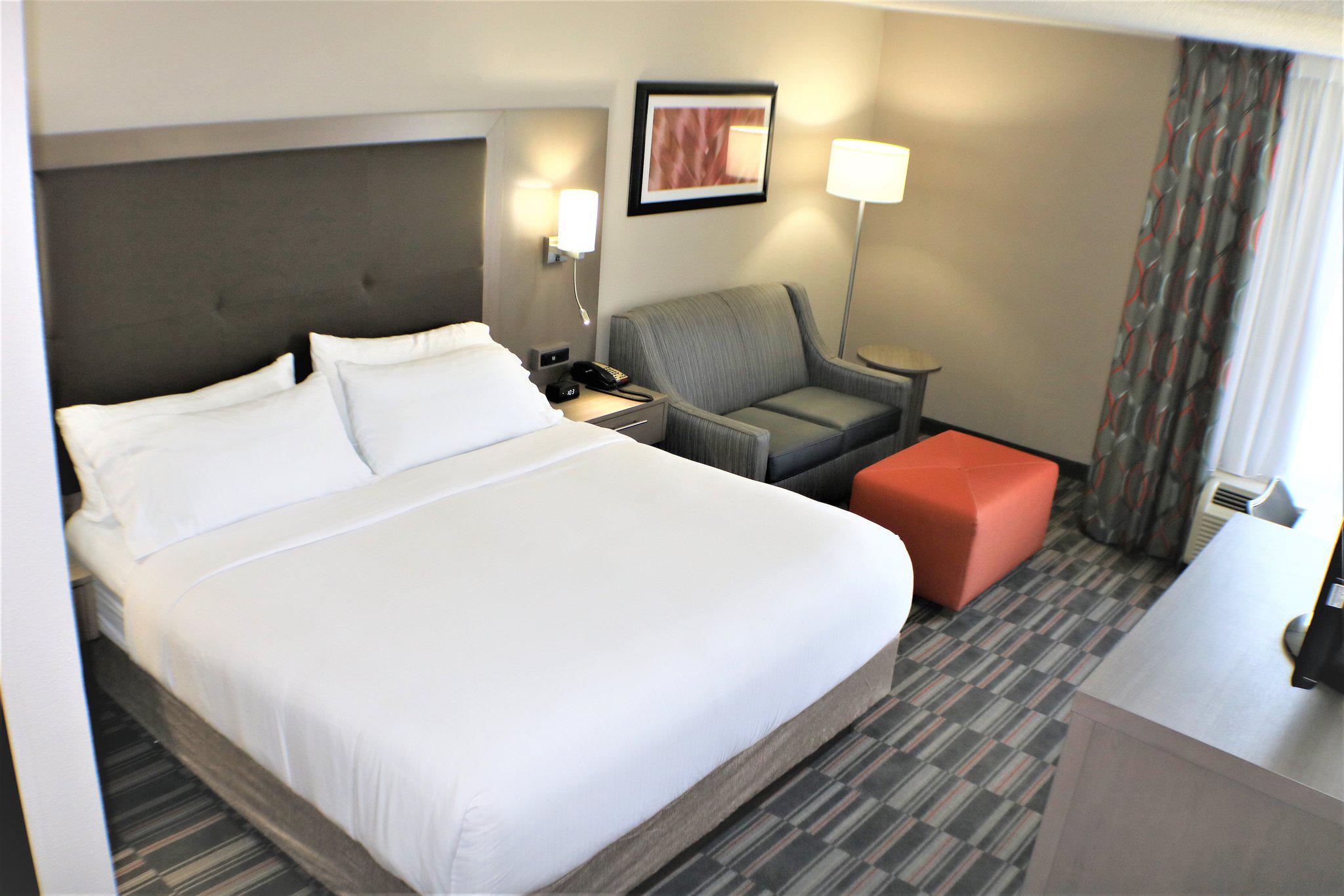 Holiday Inn Express Woodstock-Shenandoah Valley by IHG Image