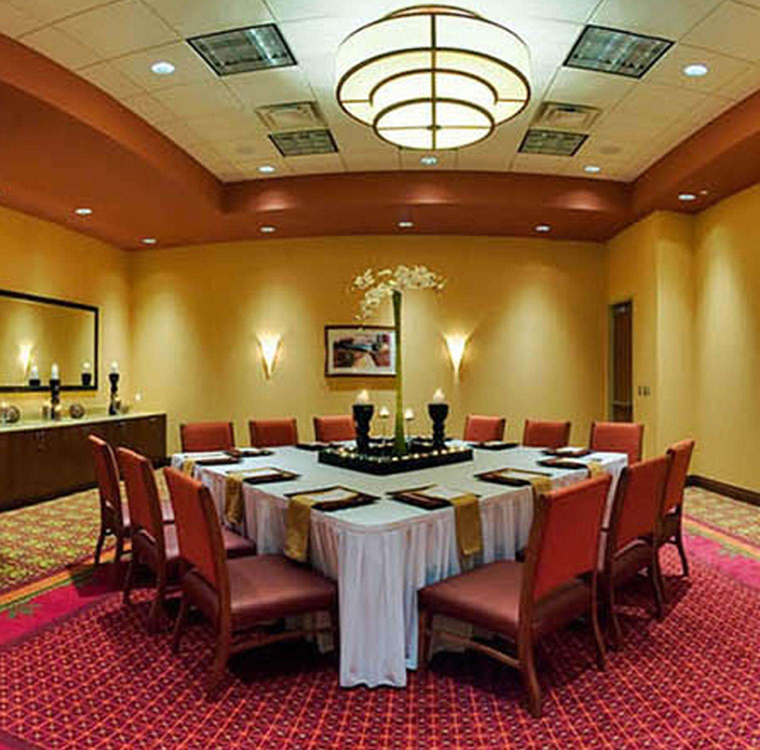 Embassy Suites by Hilton Omaha La Vista Hotel & Conference Center Photo