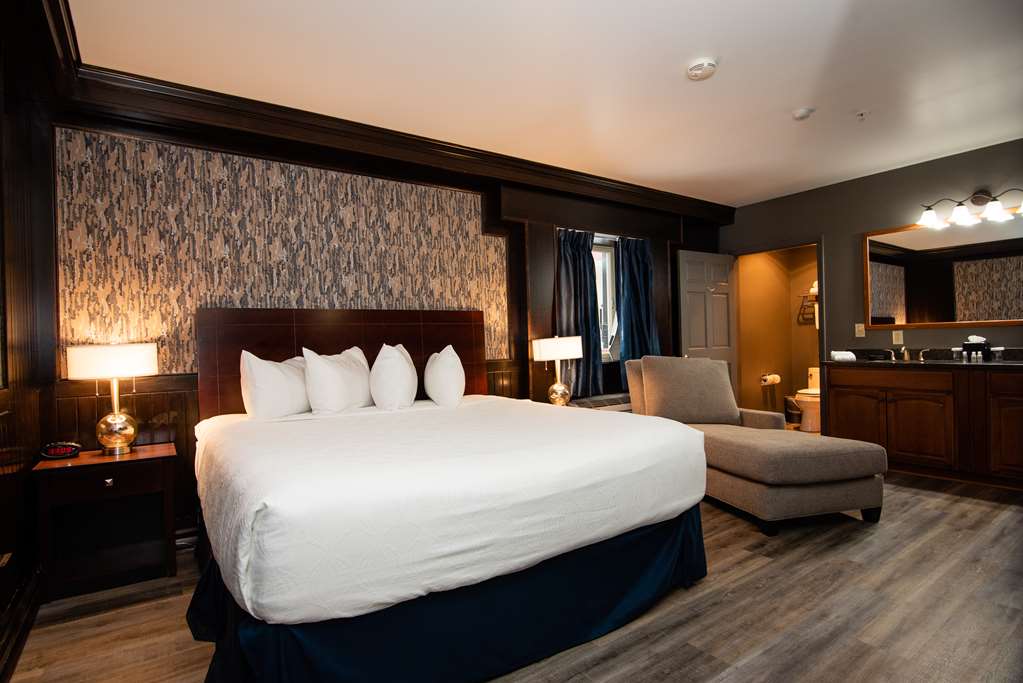 Best Western Plus Plattsburgh Image