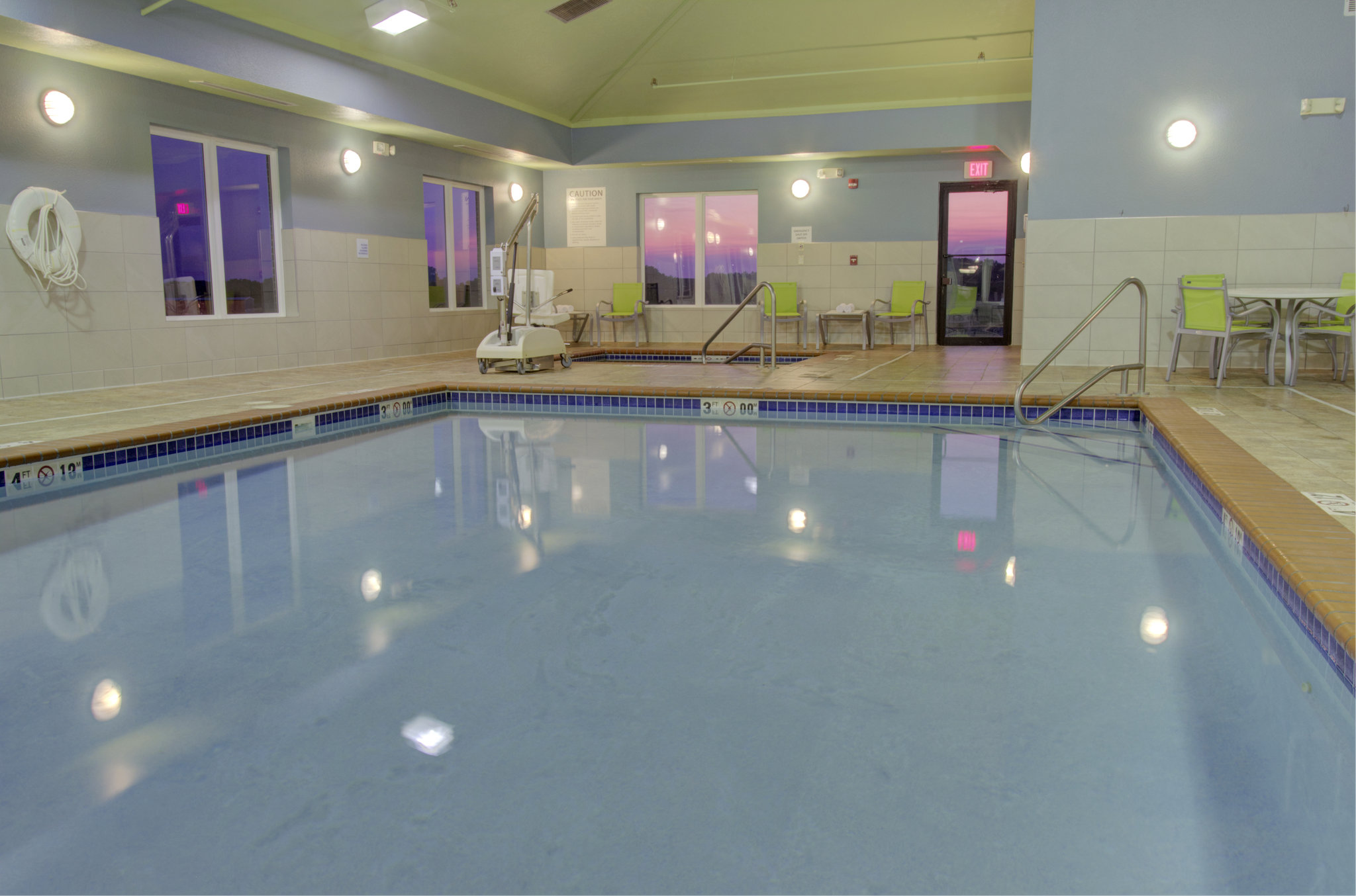 Holiday Inn Express & Suites Le Mars by IHG Image