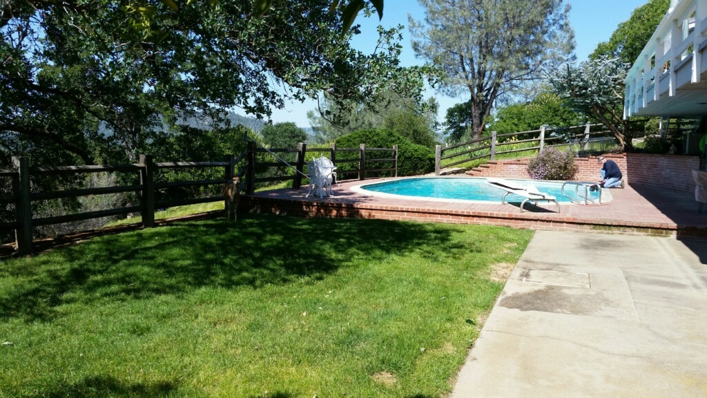 Jim&apos;s Pool Service Logo