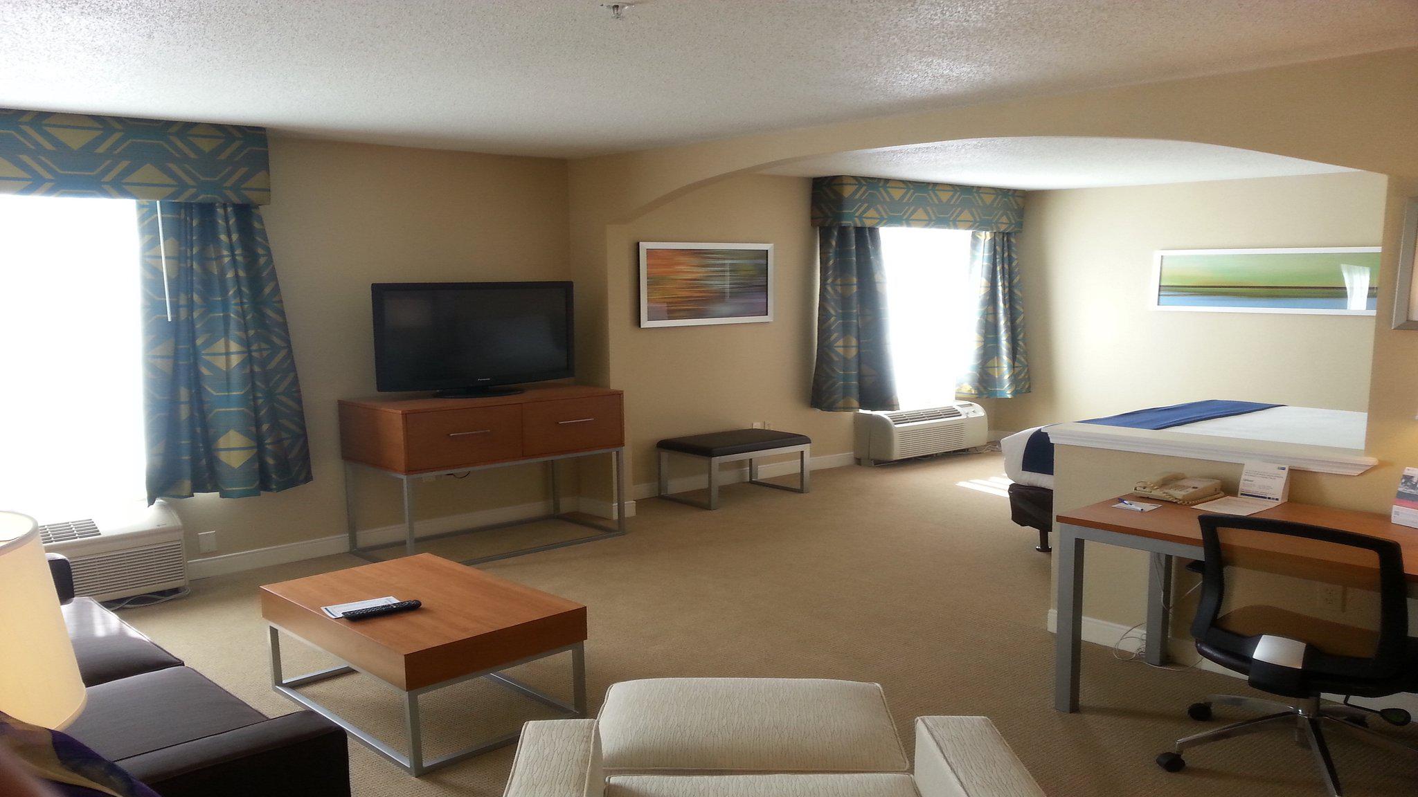 Holiday Inn Express & Suites Houston North-Spring Area Photo