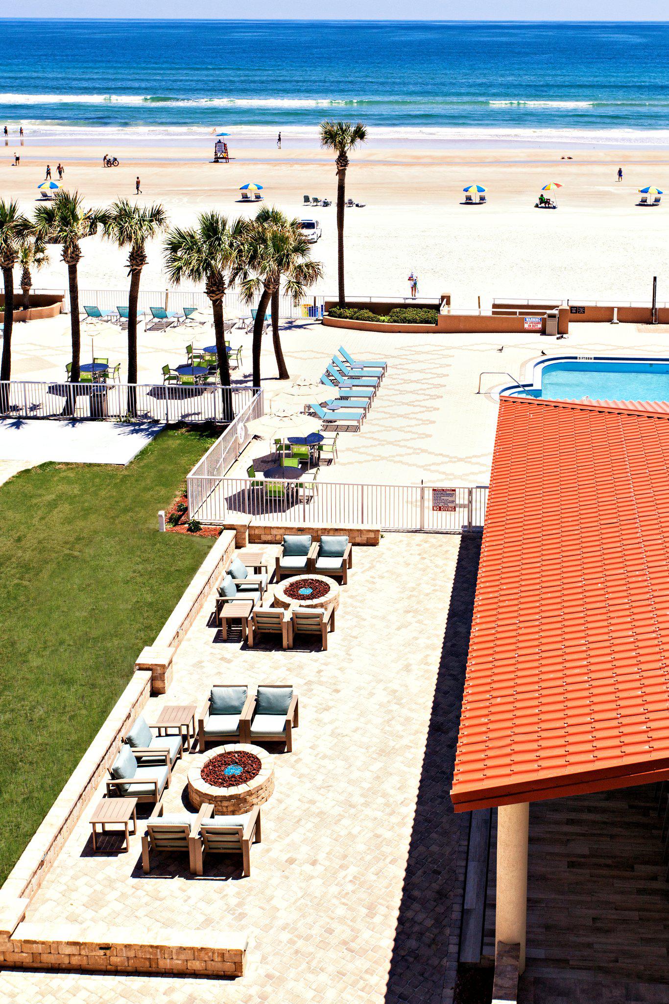 Holiday Inn & Suites Daytona Beach on the Ocean Photo
