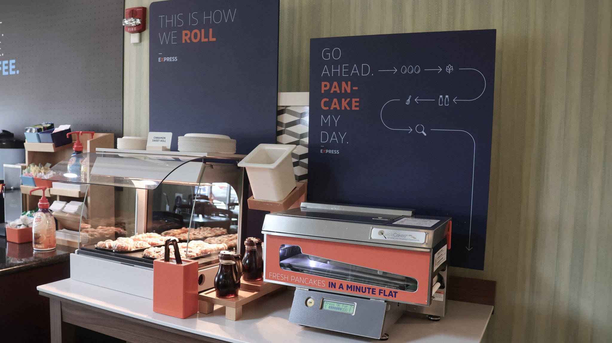 Holiday Inn Express & Suites Morton Peoria Area by IHG Image