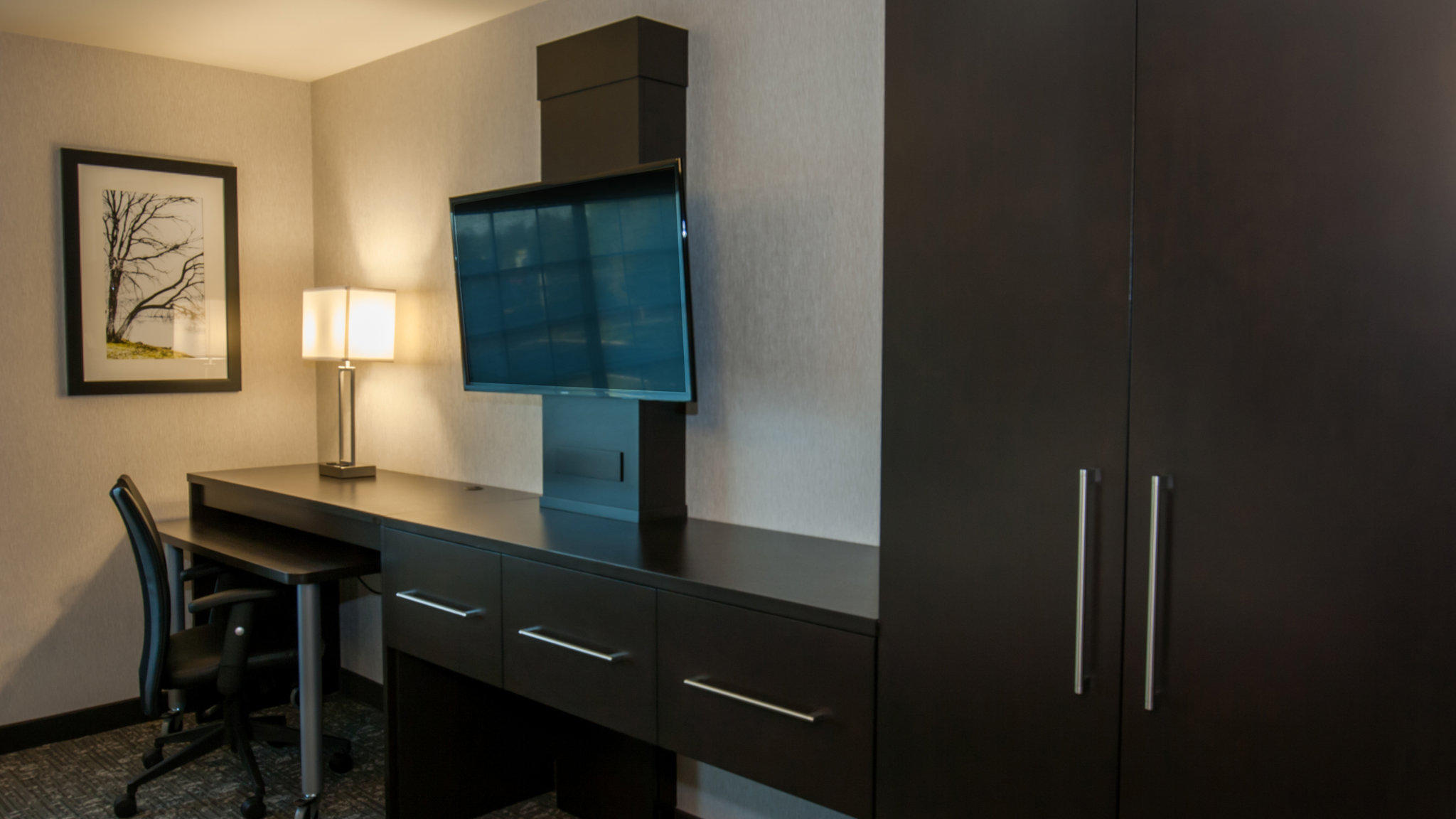 Holiday Inn Express & Suites Cheney Photo