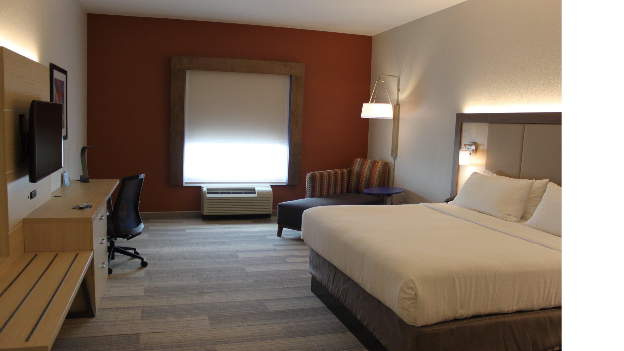 Holiday Inn Express & Suites Orlando South-Davenport Photo