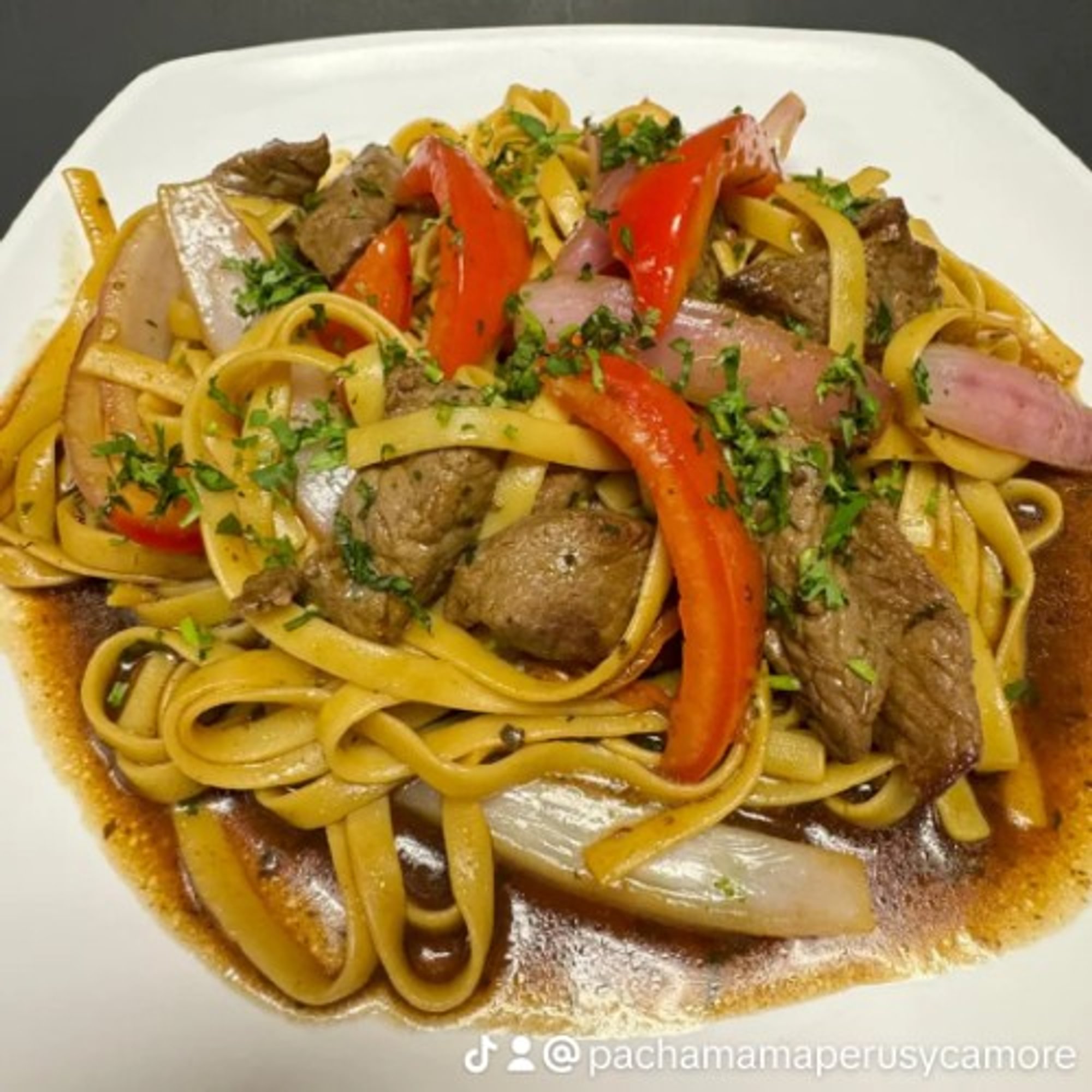 Tallarin Saltado W/chicken