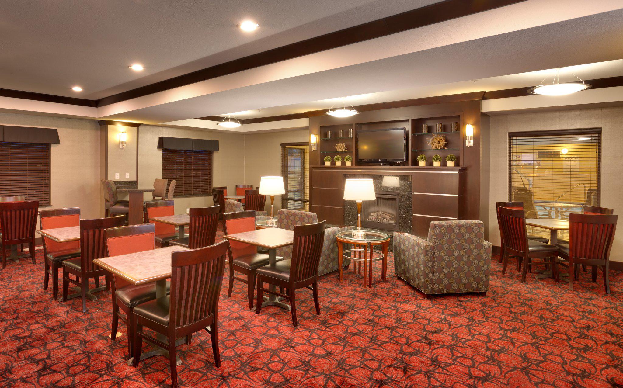 Holiday Inn Express & Suites Grand Junction Photo