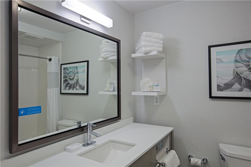 Hampton Inn and Suites Hermosa Beach Image