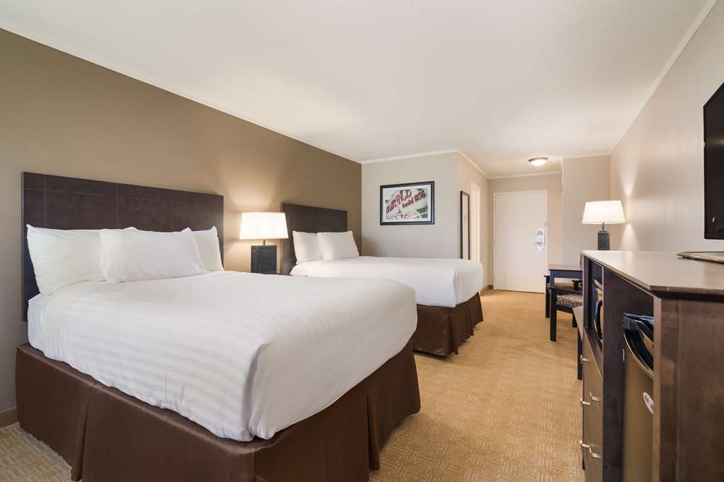 Best Western University Inn Image