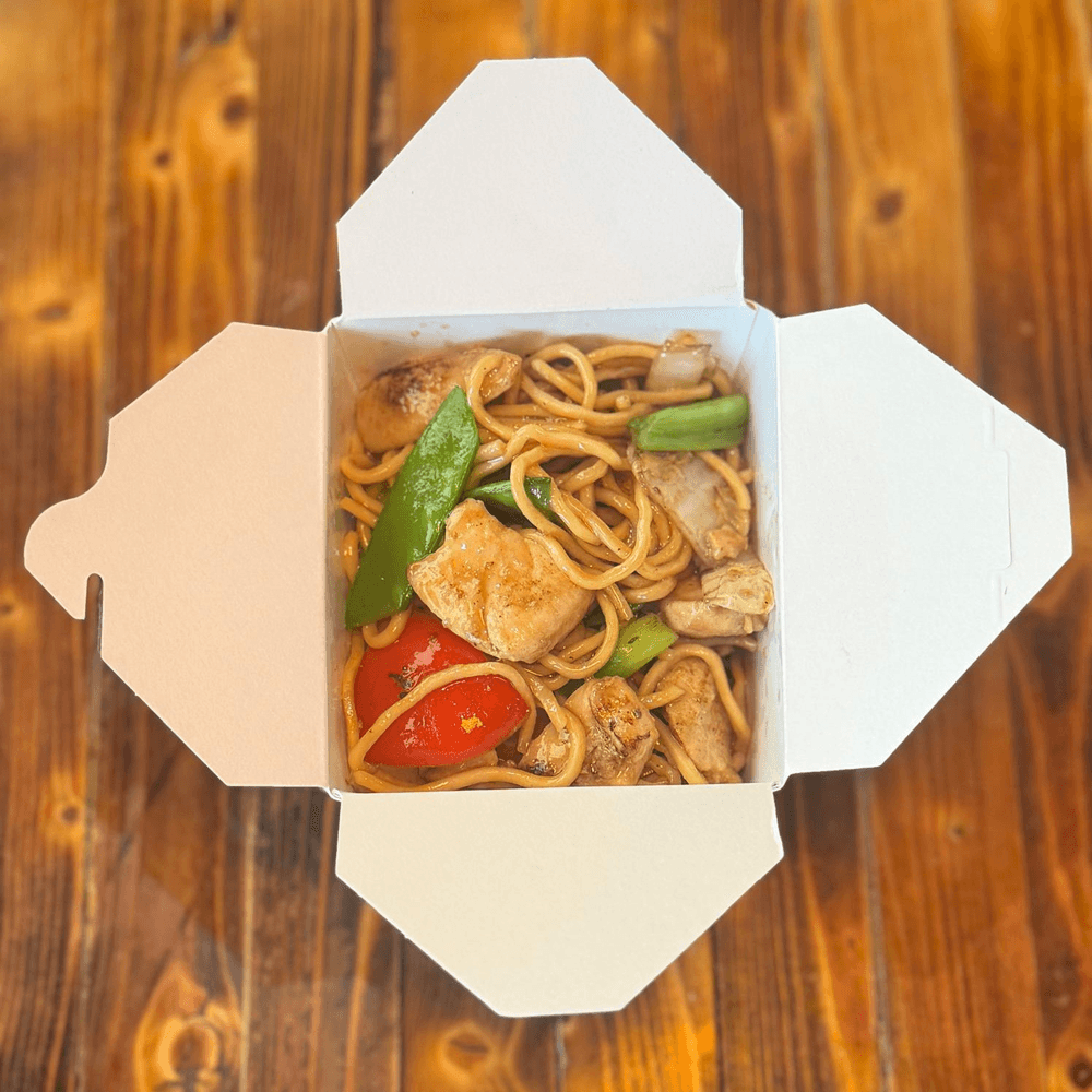 CHIFA-STYLE STIR-FRIED NOODLES WITH CHICKEN