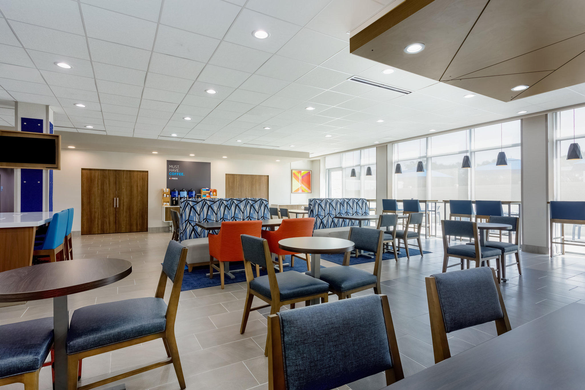 Holiday Inn Express & Suites Tampa Stadium - Airport Area by IHG Image