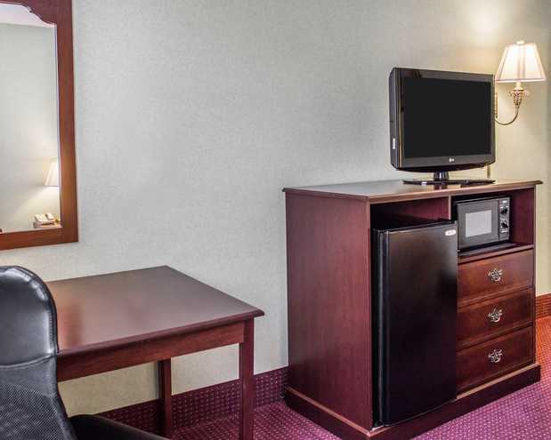 Images Quality Inn & Conference Center