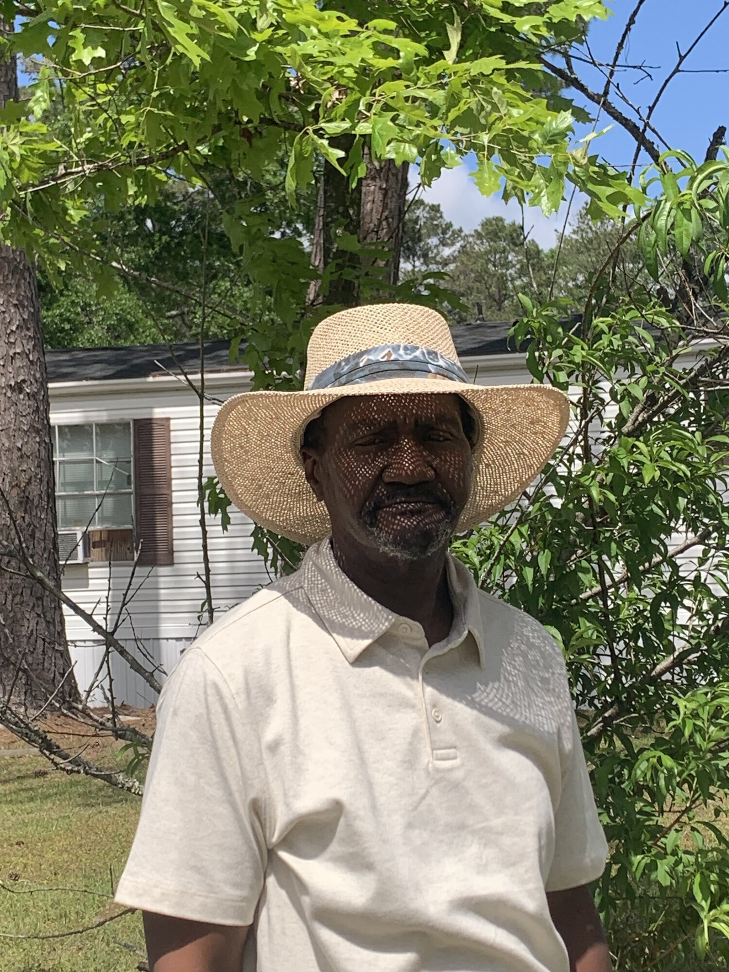 ED CLEANS SPACE HANDYMAN LLC Logo