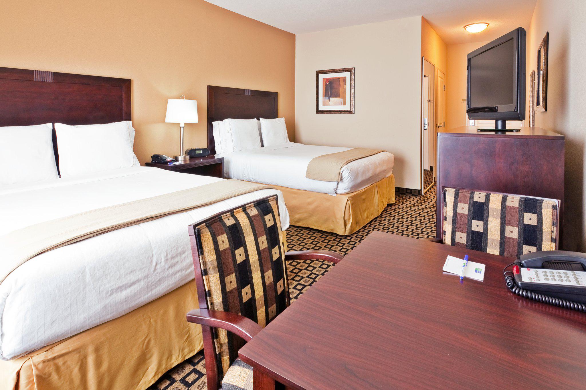 Holiday Inn Express & Suites Clovis Photo