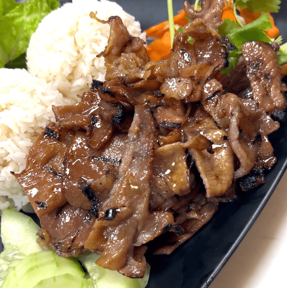 RD3. Grilled Beef Rice Dish (Com Bo Nuong)