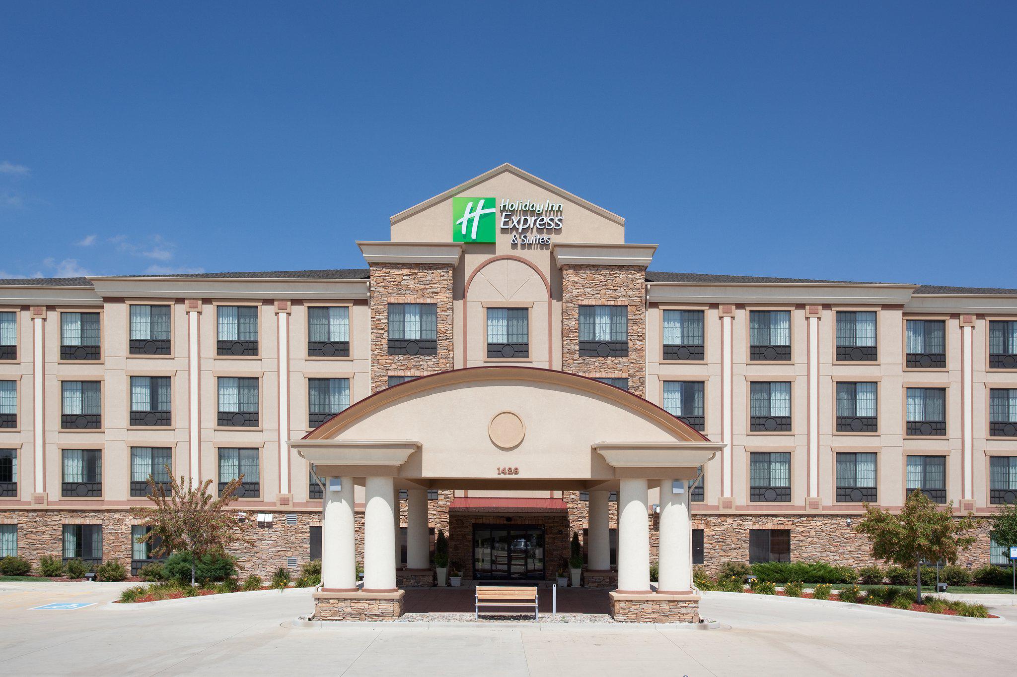 Holiday Inn Express & Suites Ft. Collins by IHG Image