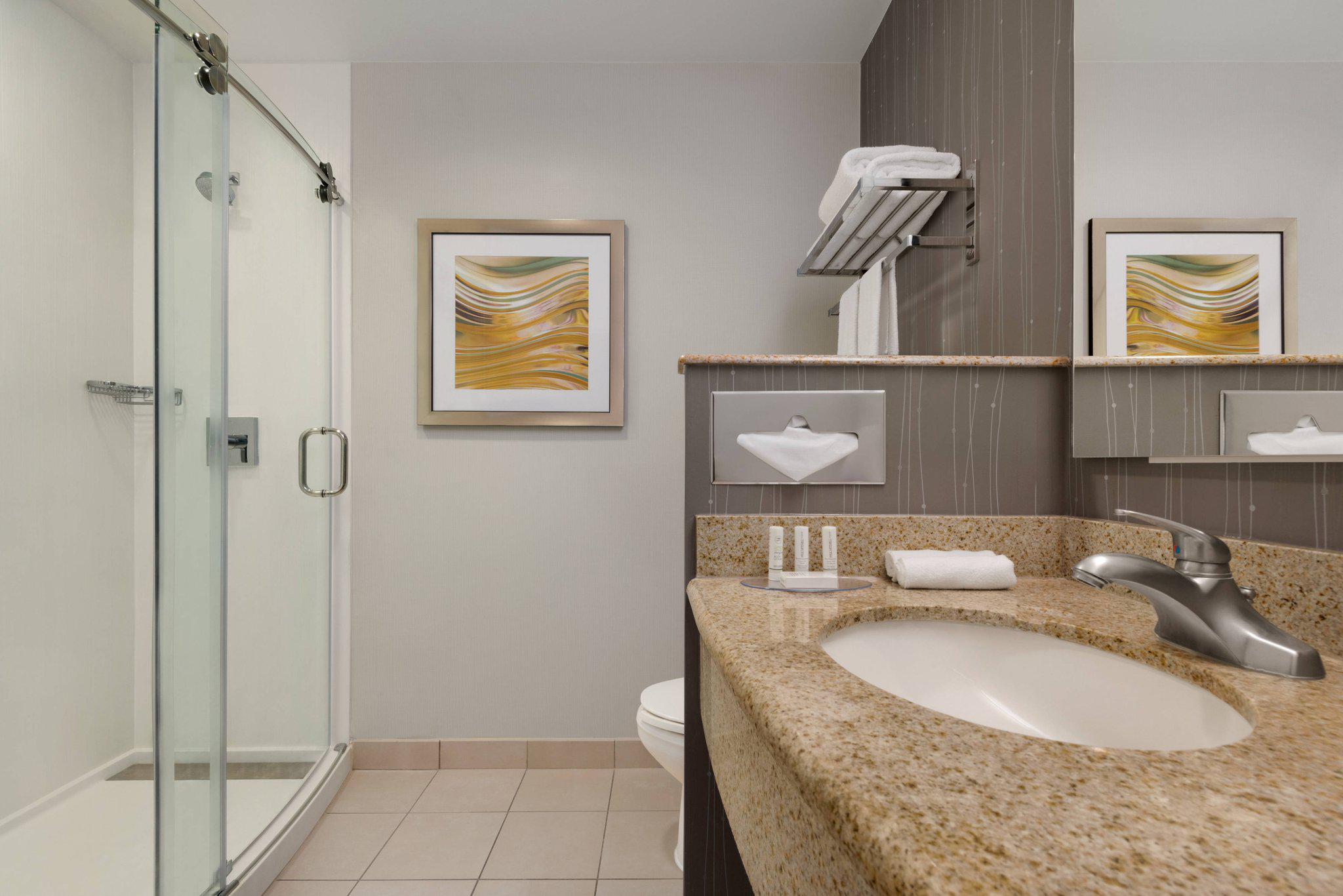 Courtyard by Marriott Potomac Mills Woodbridge Photo