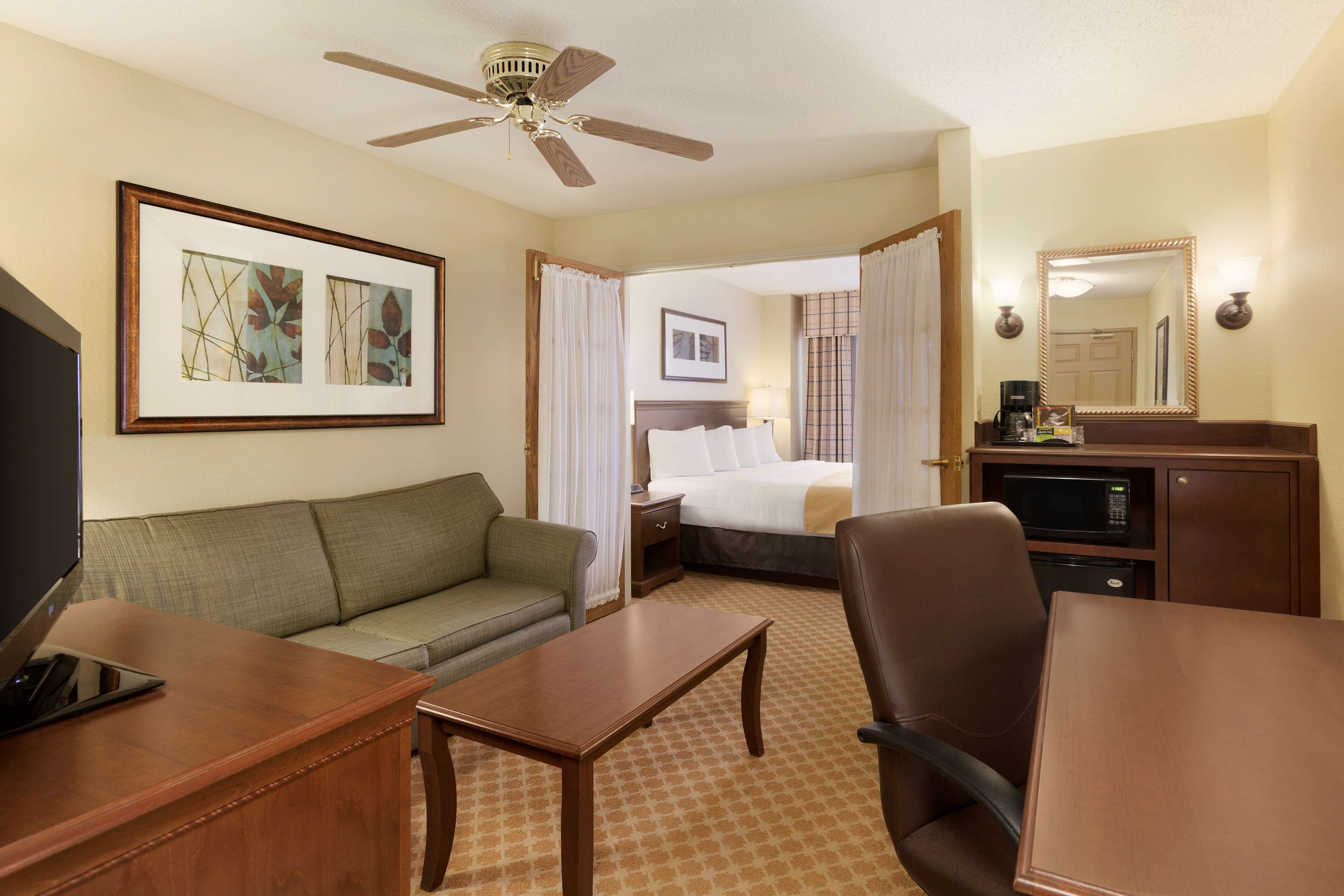 Country Inn & Suites by Radisson, Rochester, MN Photo