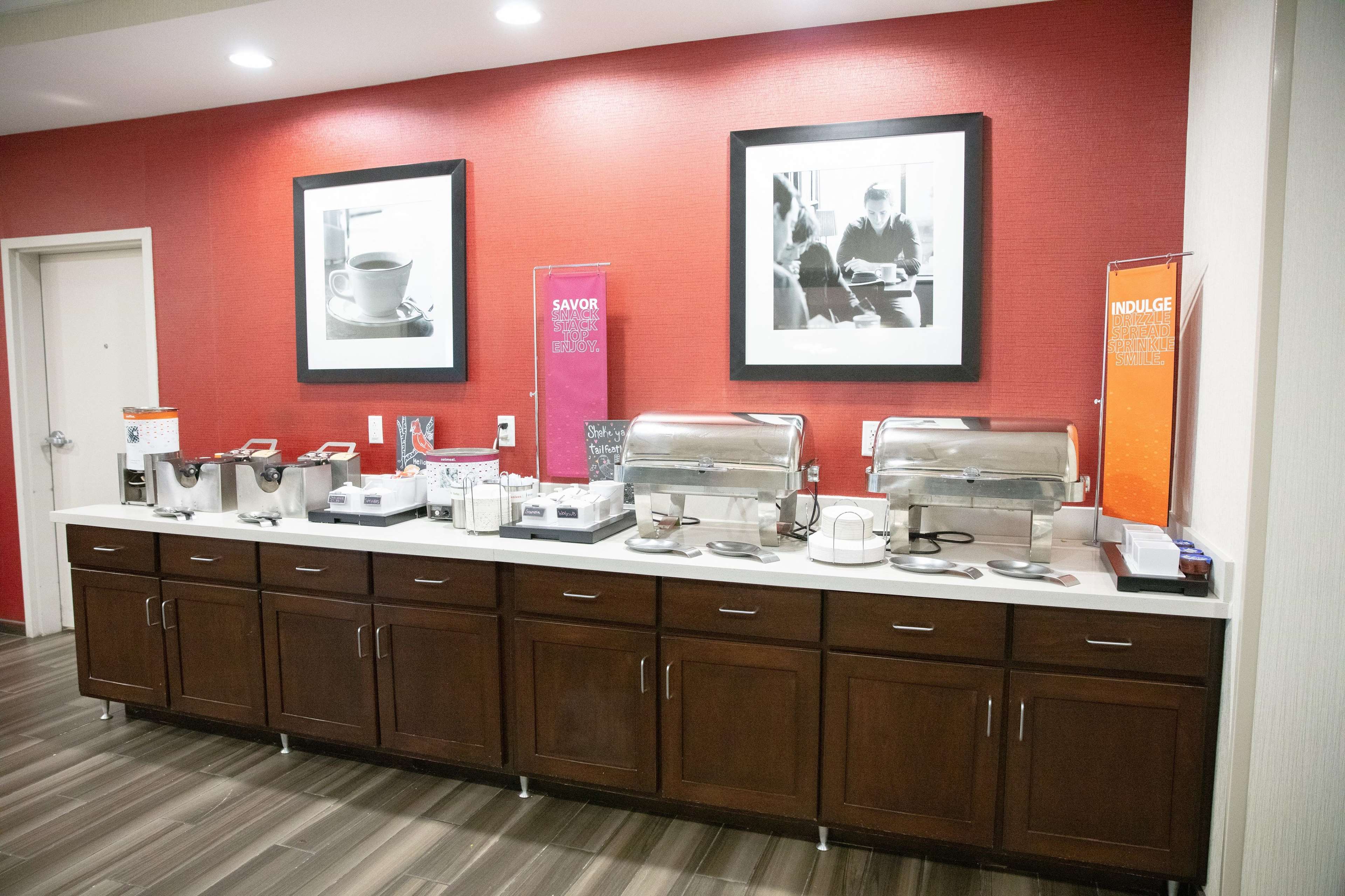 Hampton Inn Toledo/Oregon Photo