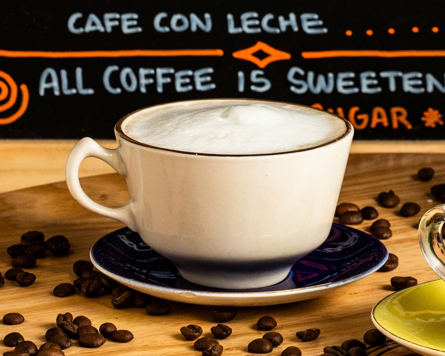 CAFE CON LECHE
