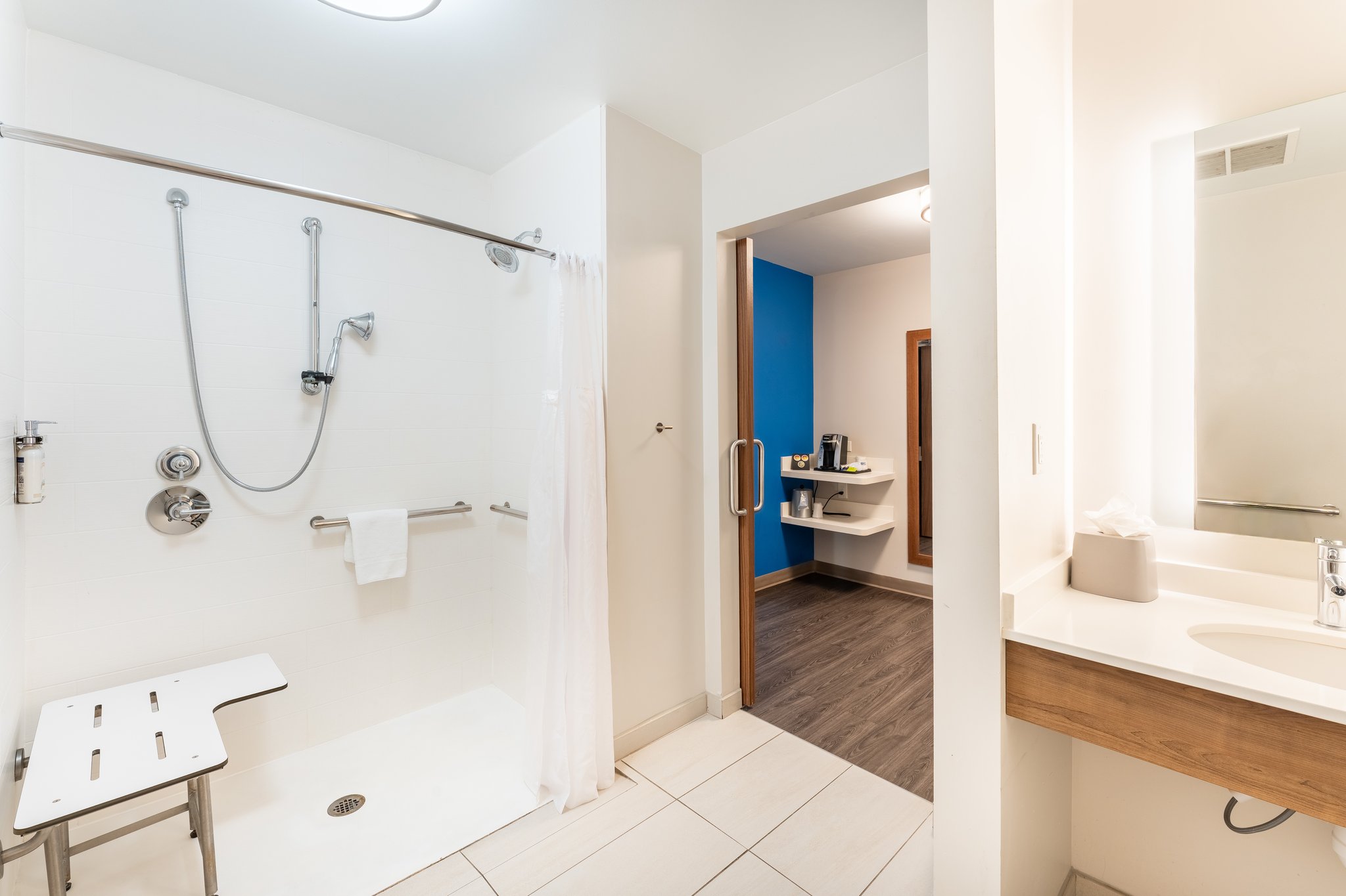 Holiday Inn Express & Suites Nashville North - Springfield by IHG Image