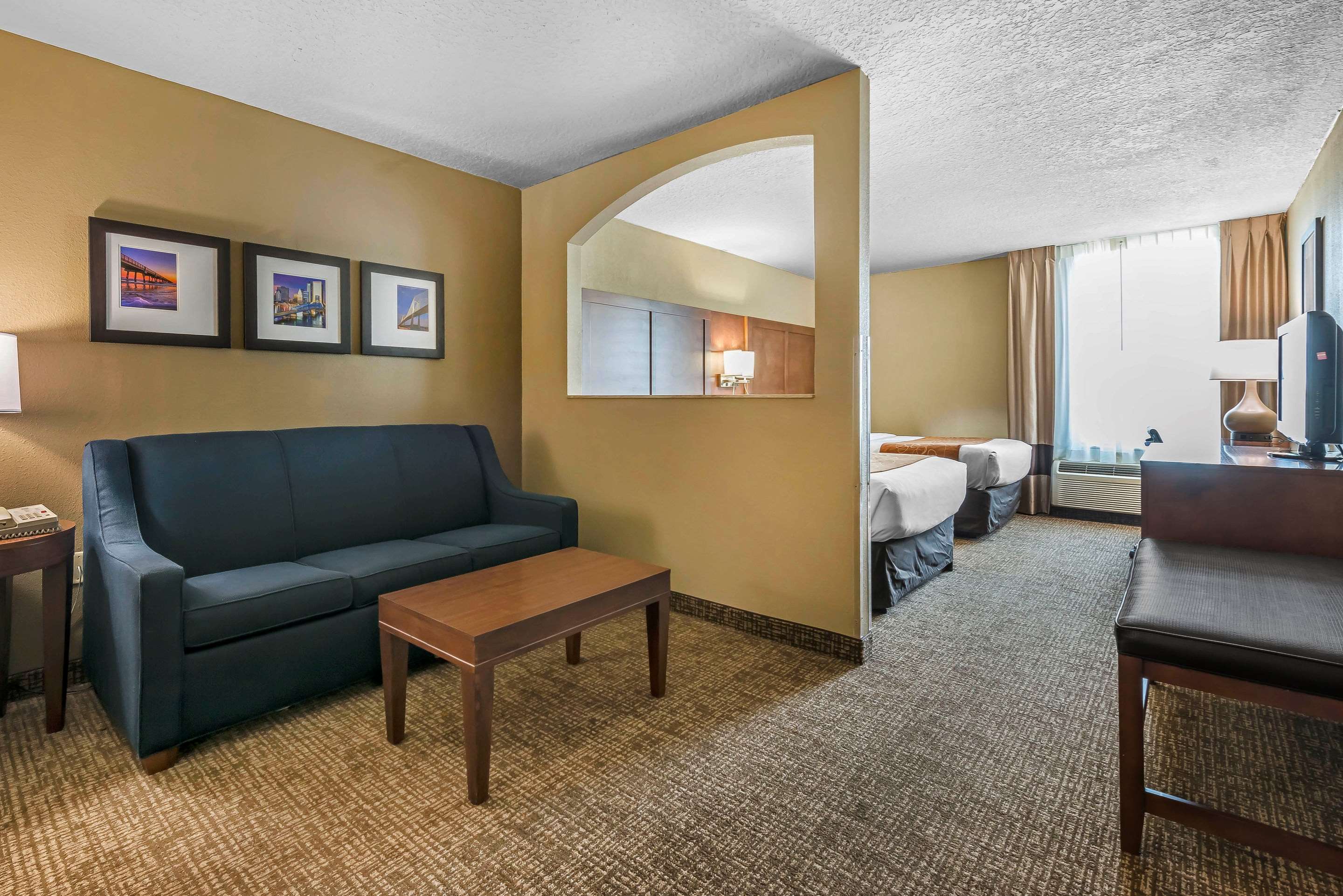 Comfort Suites Baymeadows Near Butler Blvd Photo