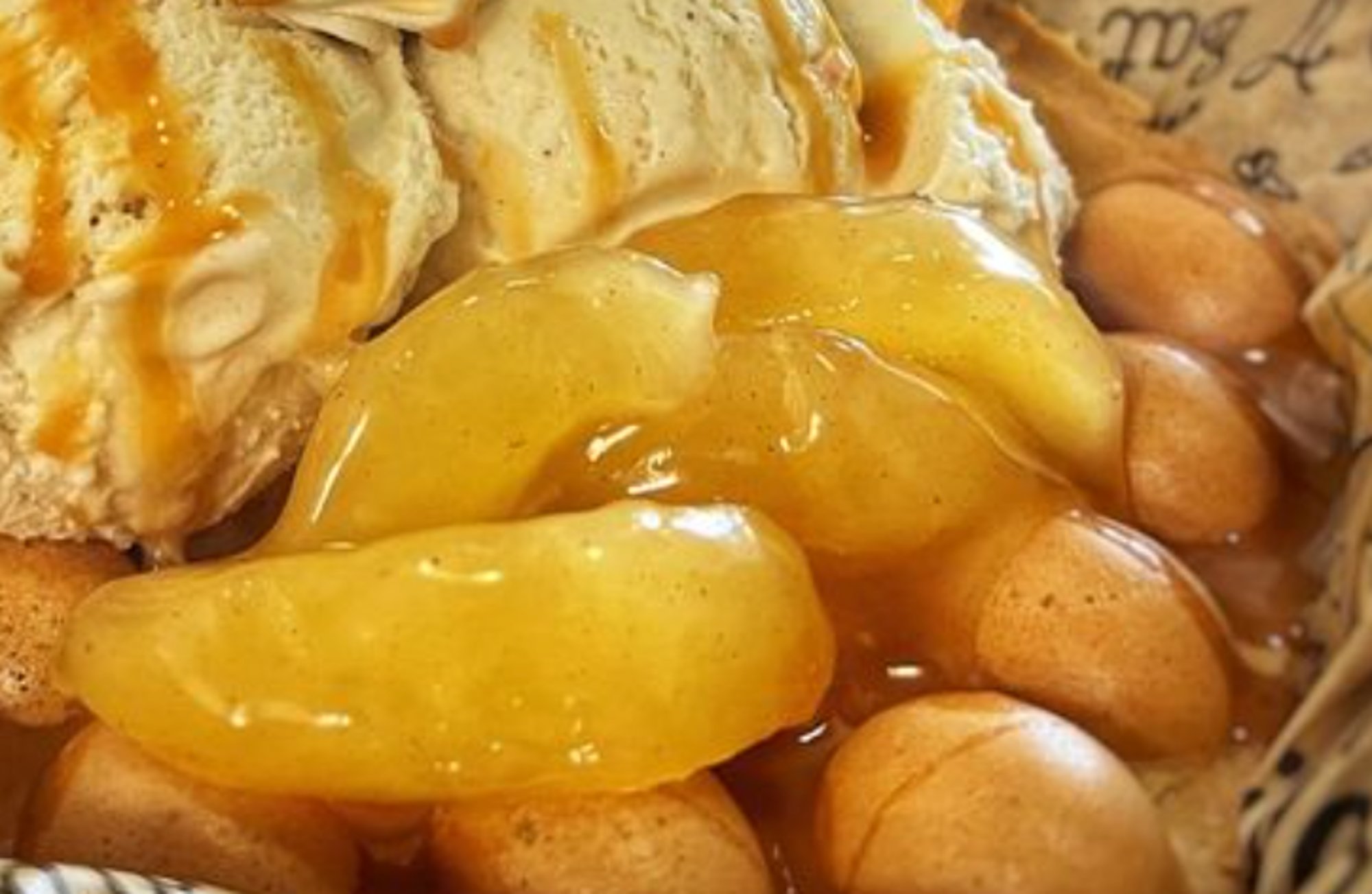 The Mainlander- Apple Pie a la Mode Waffle Sundae